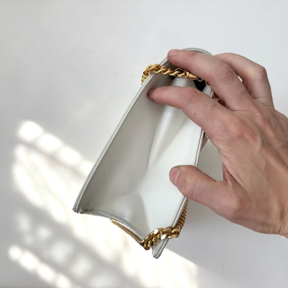 VINTAGE GUCCI White Leather & Gold Strap Crossbody Clutch / Purse 406 004 626 - Picture 9 of 16